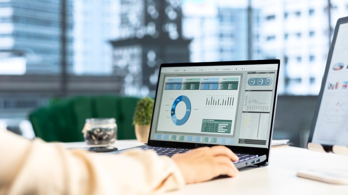 Reporting & Data Analytics Dashboards